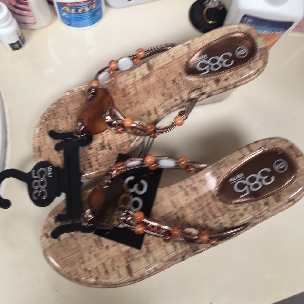 Tortuous Sandals